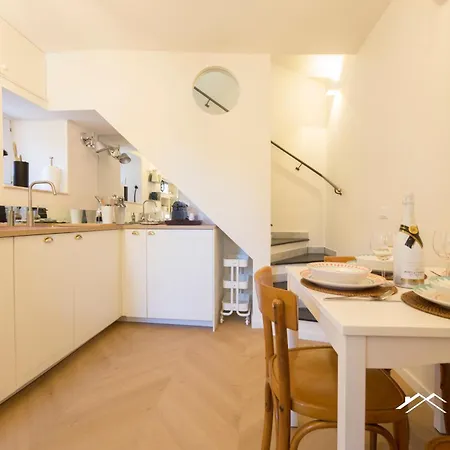2min | 2br| Wifi|a/c| By Tilo